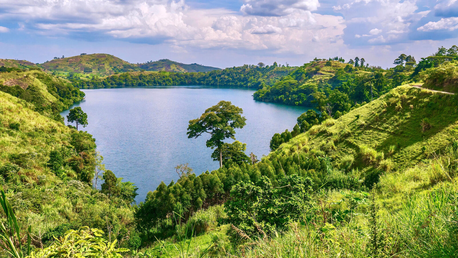 8 Days Uganda & Rwanda Lakes & Landscapes Safari